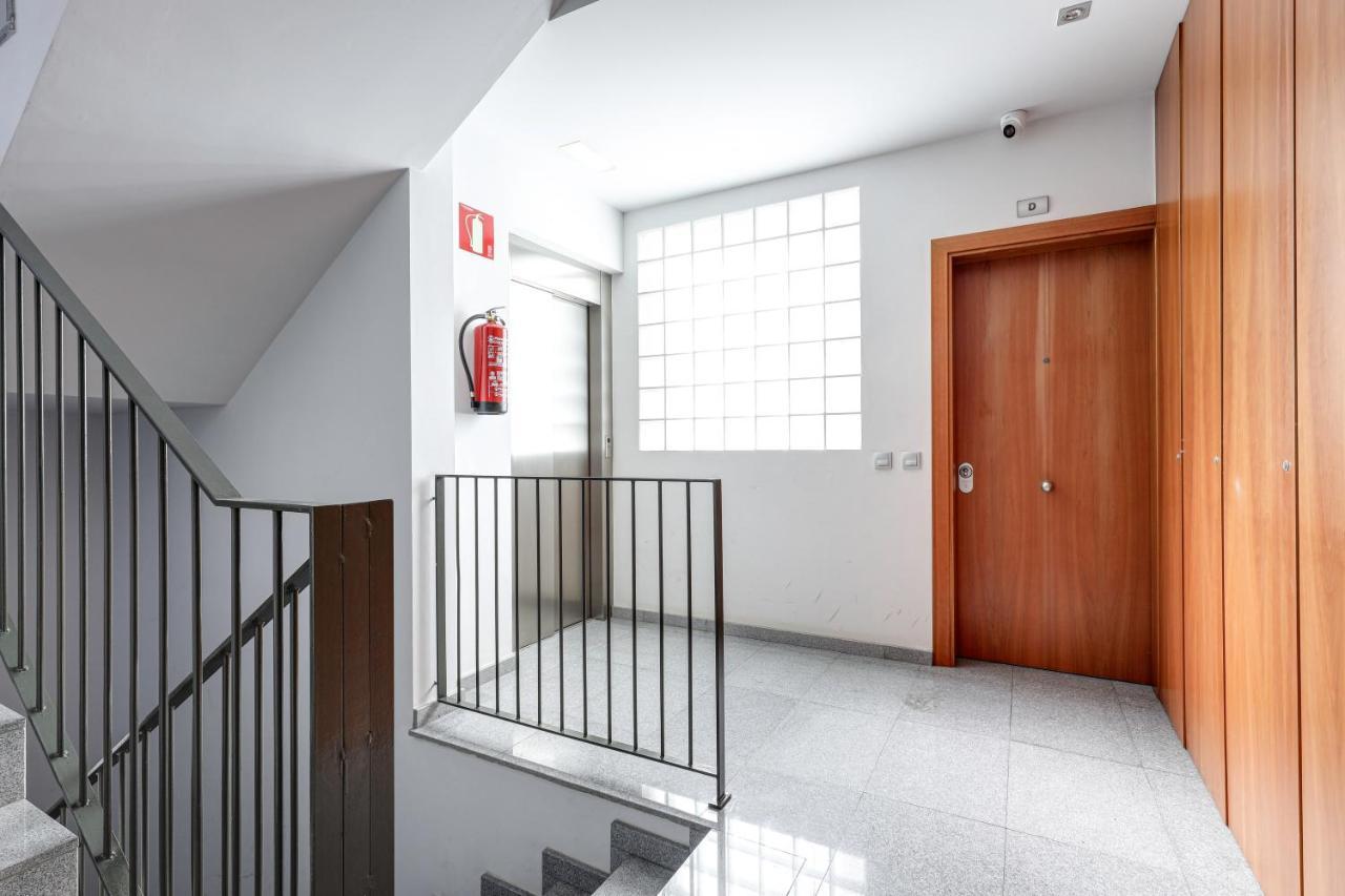 Urban Flats Vallirana バルセロナ エクステリア 写真