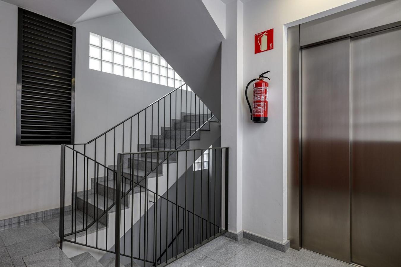 Urban Flats Vallirana バルセロナ エクステリア 写真